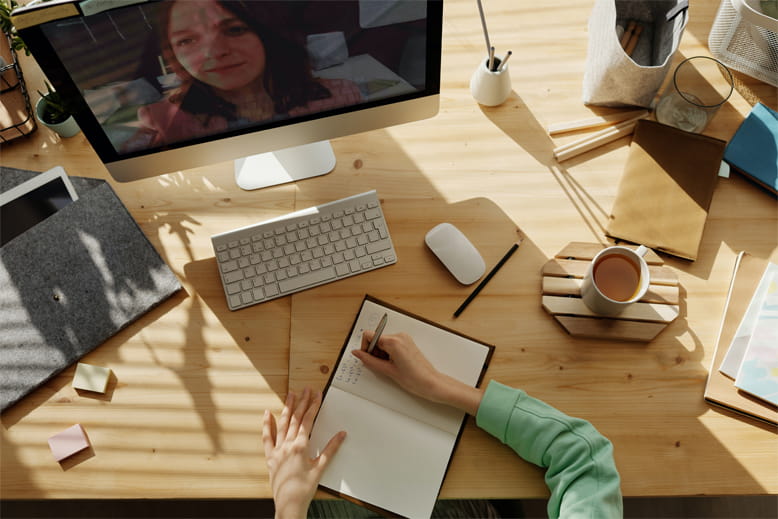 Online günstig weiterbilden Online-Nachhilfe