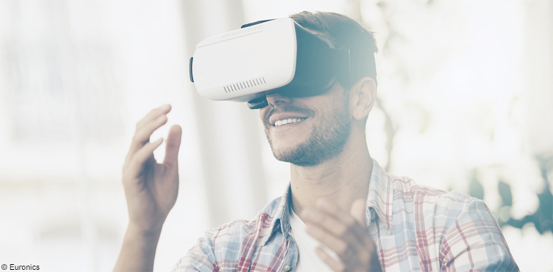 Bei Euronics Multimedia Produkte günstig kaufen Mann mit 3D Brille
