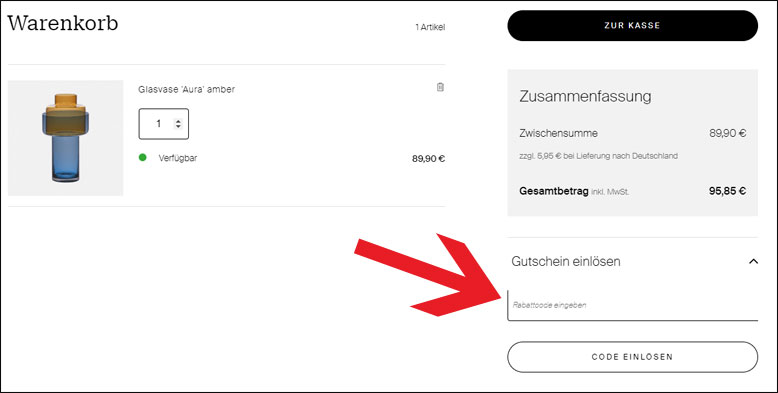 Den Code kannst du im Warenkorb einfügen. Gib den REMEMBER Gutschein im Warenkorb ein.