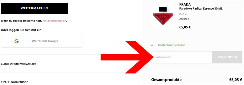 Sabina Gutschein an der Kasse einlösen